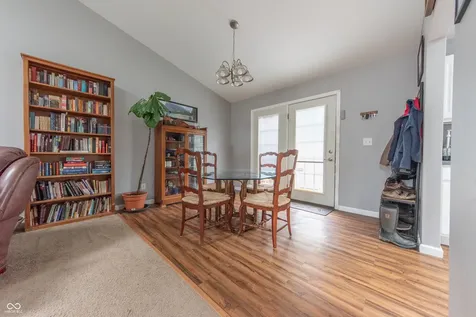 4613 Clairmont Drive Columbus IN 47203