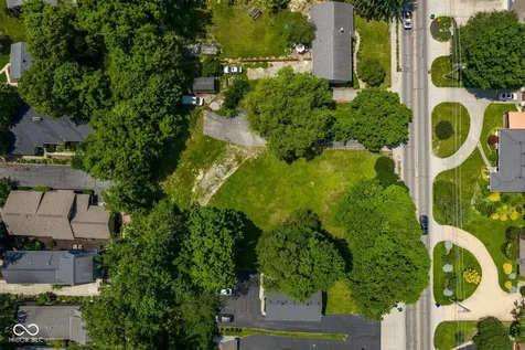 725 W Oak Street Zionsville IN 46077