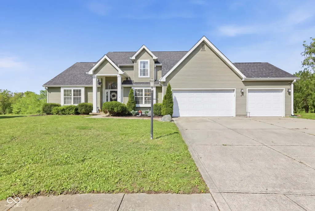10605 Young Lake Drive Indianapolis IN 46239