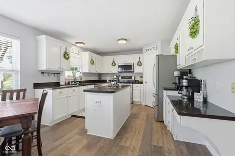 10605 Young Lake Drive Indianapolis IN 46239