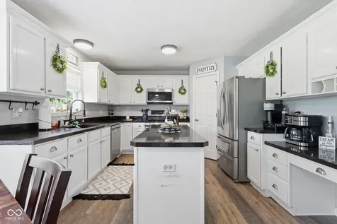 10605 Young Lake Drive Indianapolis IN 46239