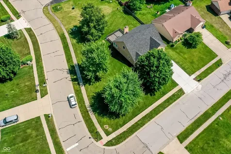 12318 Buckley Boulevard Cumberland IN 46229