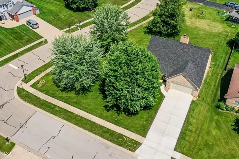 12318 Buckley Boulevard Cumberland IN 46229