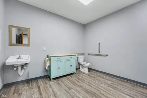 3930 W 700 N Columbus IN 47201