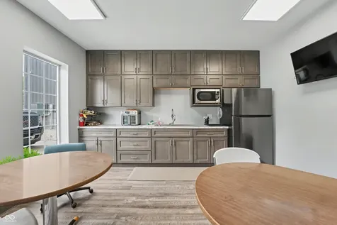 3930 W 700 N Columbus IN 47201