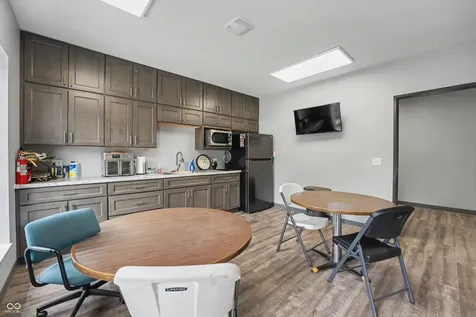 3930 W 700 N Columbus IN 47201