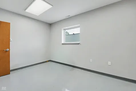 3930 W 700 N Columbus IN 47201