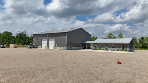 3930 W 700 N Columbus IN 47201