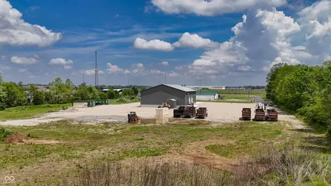 3930 W 700 N Columbus IN 47201