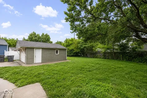 5472 E 18th Street Indianapolis IN 46218