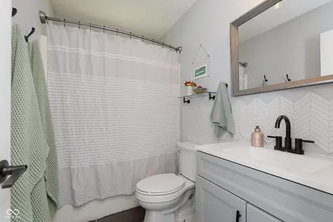 6493 Hunters Green Circle Indianapolis IN 46278