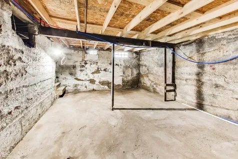 3242 Collier Street Indianapolis IN 46221