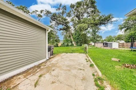3242 Collier Street Indianapolis IN 46221