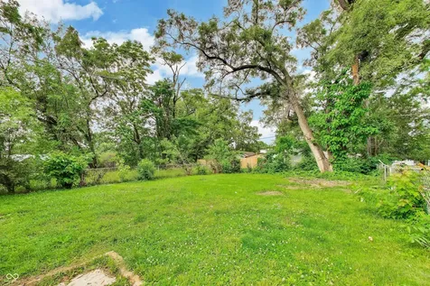 3242 Collier Street Indianapolis IN 46221