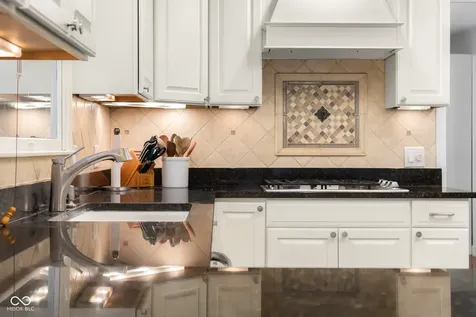 3648 Deerfield Place Columbus IN 47203