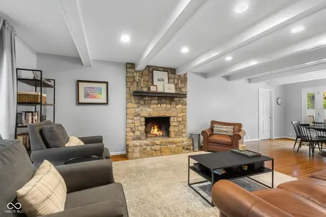 3648 Deerfield Place Columbus IN 47203