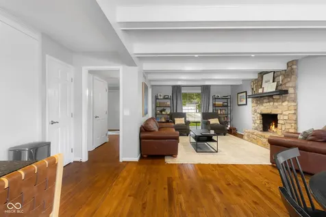 3648 Deerfield Place Columbus IN 47203
