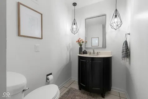 3648 Deerfield Place Columbus IN 47203