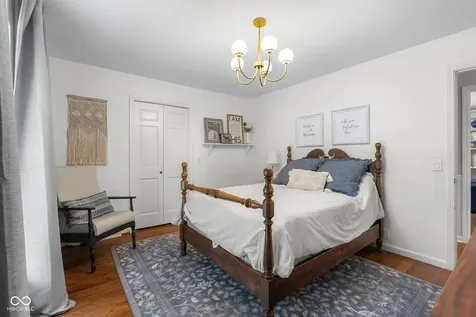 3648 Deerfield Place Columbus IN 47203