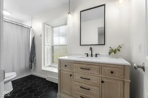 3648 Deerfield Place Columbus IN 47203