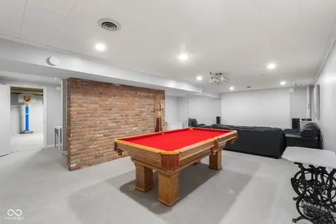3648 Deerfield Place Columbus IN 47203