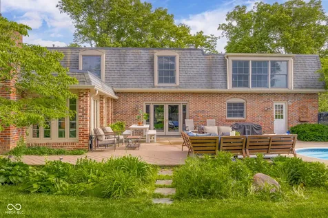 3648 Deerfield Place Columbus IN 47203