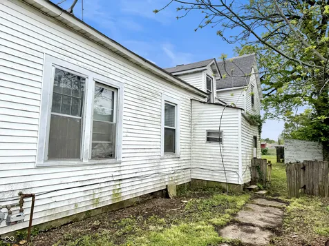 1327 S Harrison Street Shelbyville IN 46176