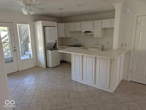 6104 Hillside Avenue Indianapolis IN 46220