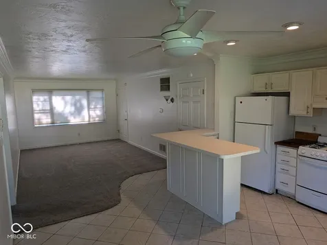 6104 Hillside Avenue Indianapolis IN 46220
