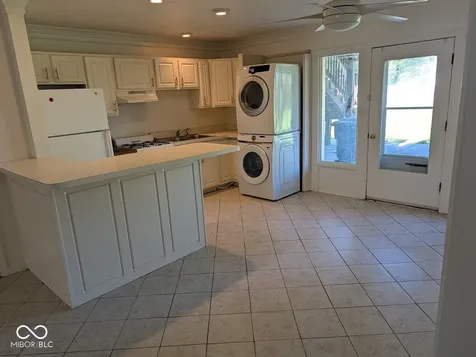 6104 Hillside Avenue Indianapolis IN 46220