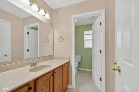 12897 Broncos Drive Fishers IN 46037