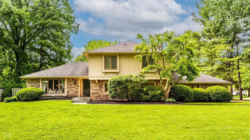 3229 E 69th Street Indianapolis IN 46220