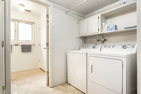 3229 E 69th Street Indianapolis IN 46220