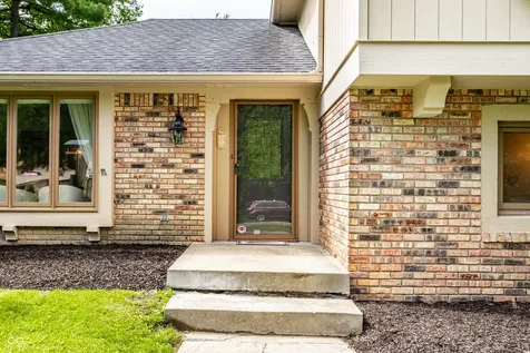 3229 E 69th Street Indianapolis IN 46220