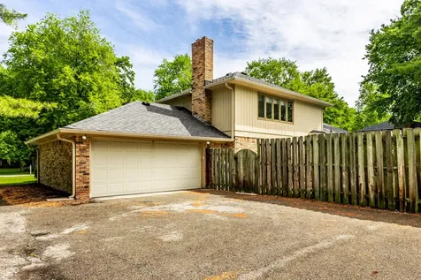 3229 E 69th Street Indianapolis IN 46220