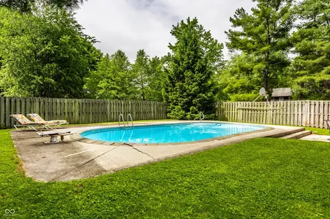 3229 E 69th Street Indianapolis IN 46220
