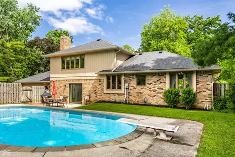 3229 E 69th Street Indianapolis IN 46220