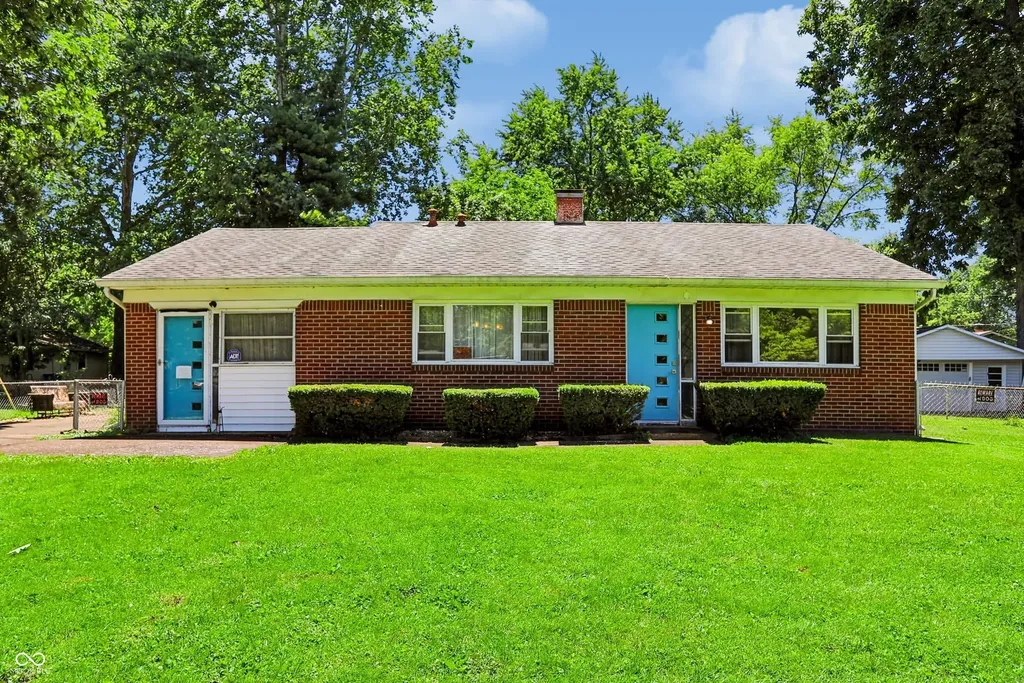 6737 Carlsen Avenue Indianapolis IN 46214