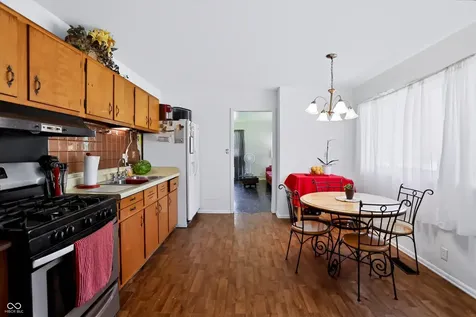 6737 Carlsen Avenue Indianapolis IN 46214