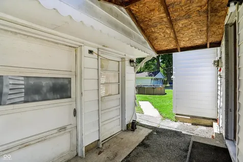 6737 Carlsen Avenue Indianapolis IN 46214
