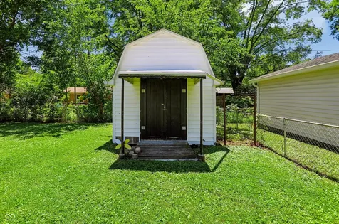 6737 Carlsen Avenue Indianapolis IN 46214