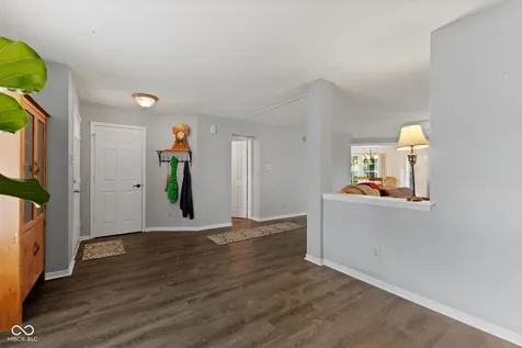 6725 Amber Springs Way Indianapolis IN 46237