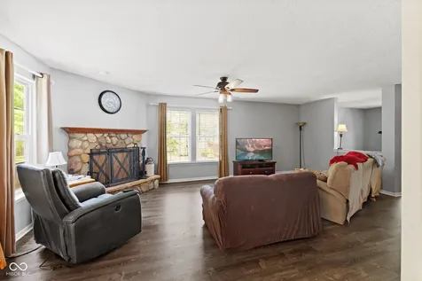 6725 Amber Springs Way Indianapolis IN 46237