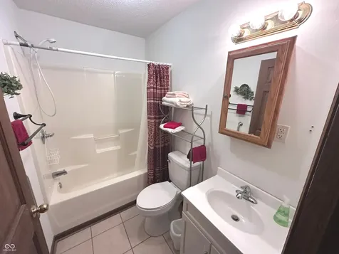 808 N 700 E Franklin IN 46131