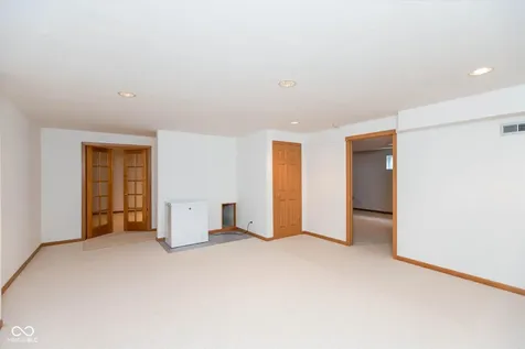 13888 Dearborn Circle Fishers IN 46038