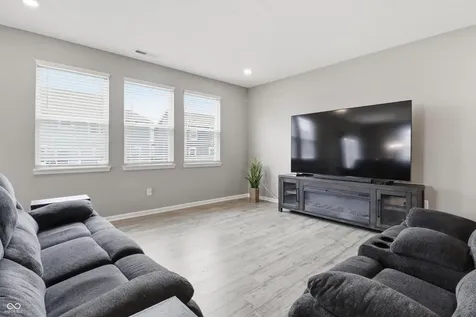 275 Carrick Glen Boulevard Pendleton IN 46064