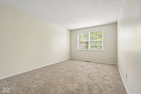 525 Paradise Way E Greenwood IN 46143