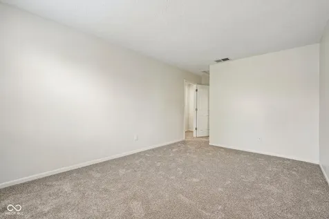 525 Paradise Way E Greenwood IN 46143