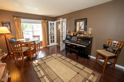 2542 Gadwall Circle Indianapolis IN 46234