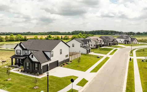 4831 Waterline Street Mccordsville IN 46055
